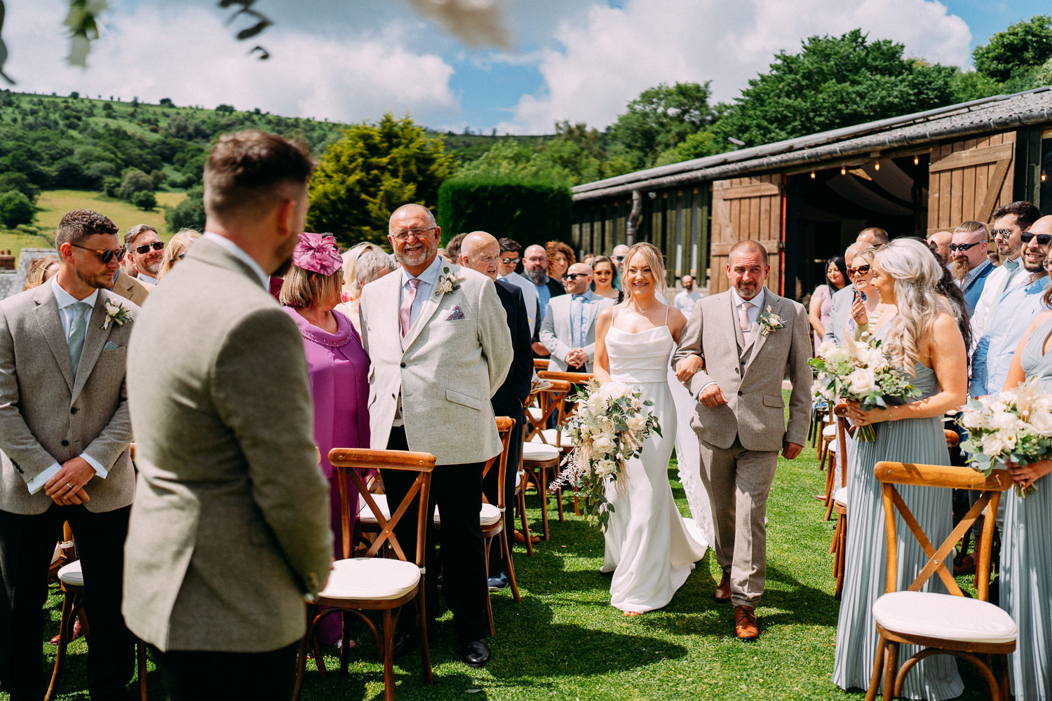 HUW SAM SUGARLOAF BARN WEDDING 009 HUW SAM SUGARLOAF BARN WEDDING 009